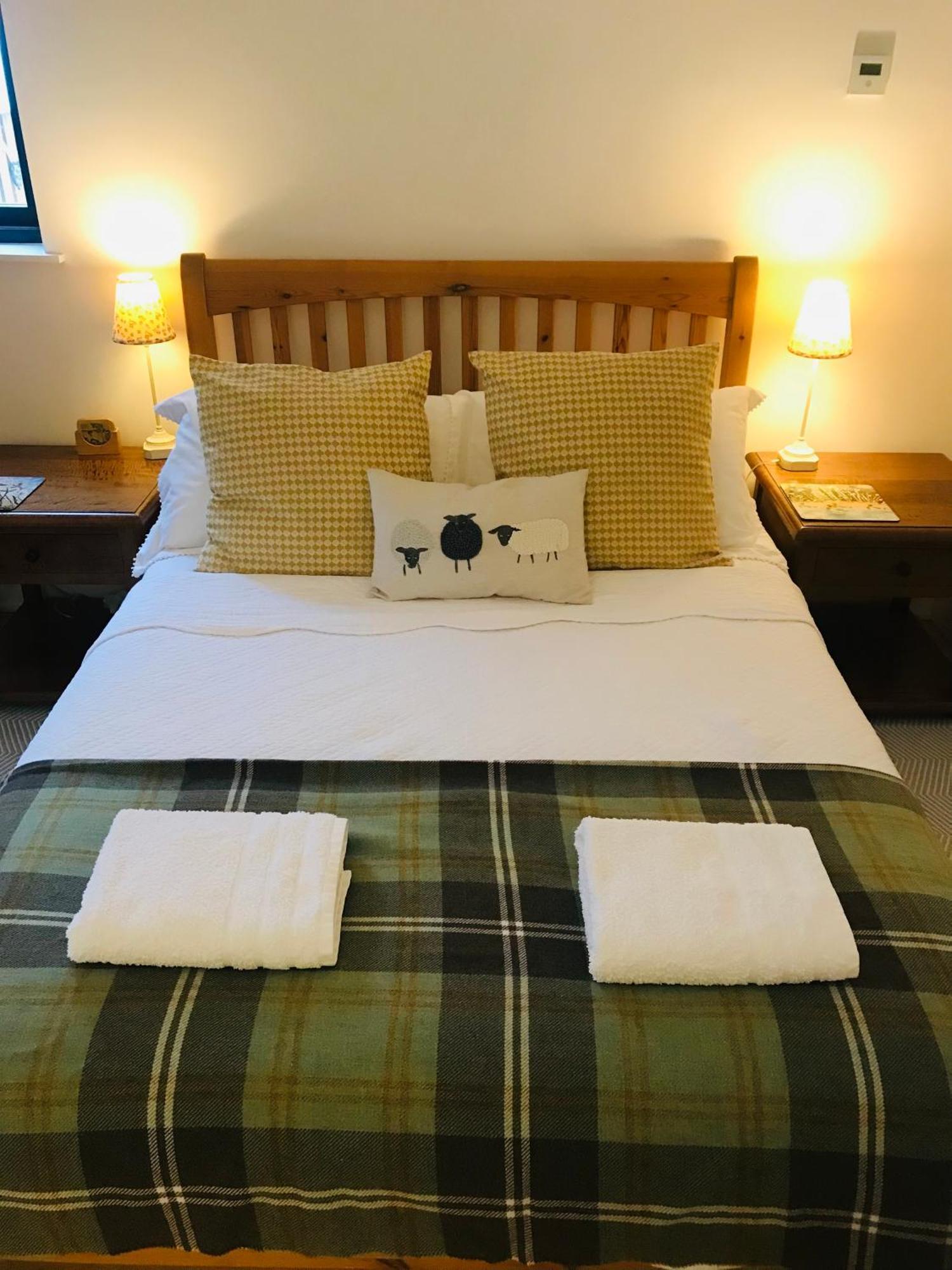 City Central Quiet Garden Apartment With Free Parking Инвернес Екстериор снимка